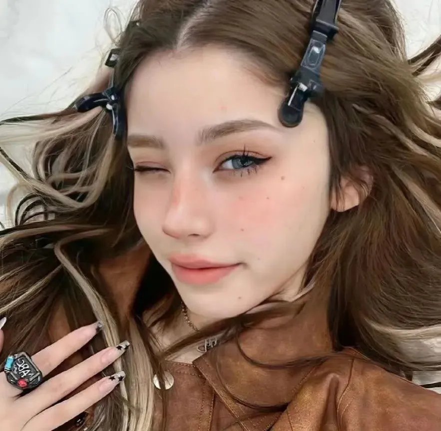 大女孩不要哭