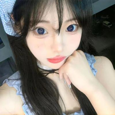 她自己