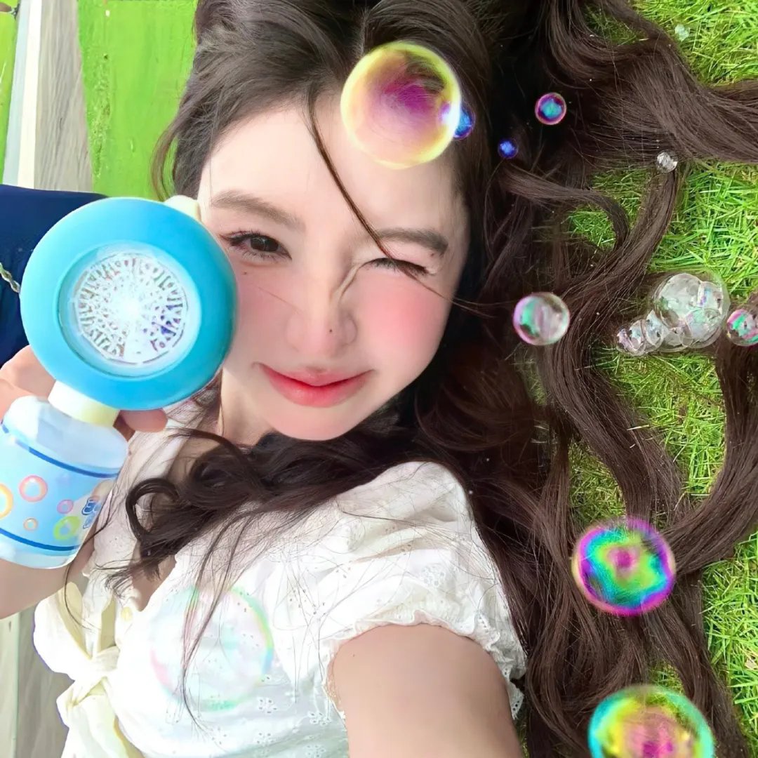 提剑映桃花